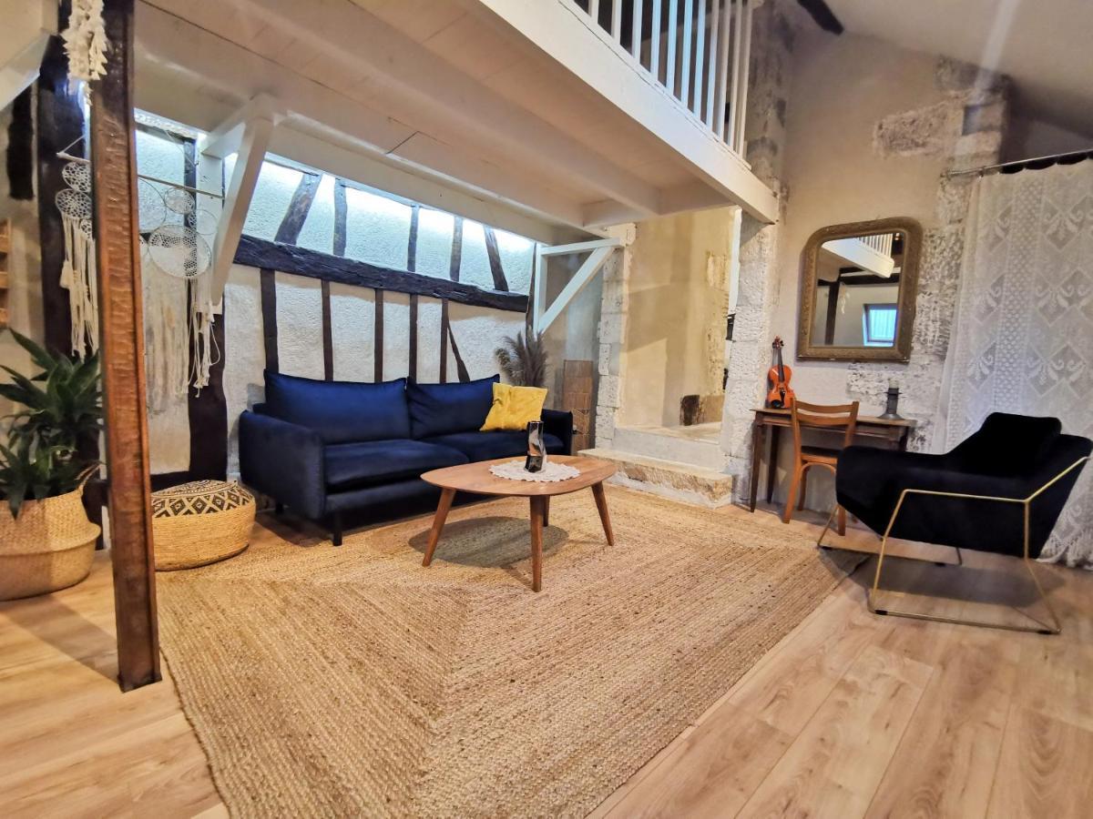 Loft Atypique Au Calme Avec Cour Privative Daire Bourges Dış mekan fotoğraf