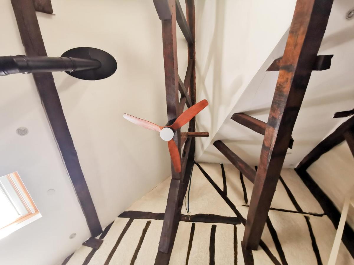 Loft Atypique Au Calme Avec Cour Privative Daire Bourges Dış mekan fotoğraf