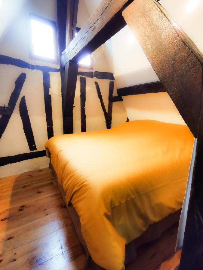 Loft Atypique Au Calme Avec Cour Privative Daire Bourges Dış mekan fotoğraf
