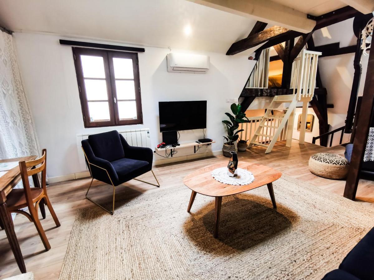 Loft Atypique Au Calme Avec Cour Privative Daire Bourges Dış mekan fotoğraf