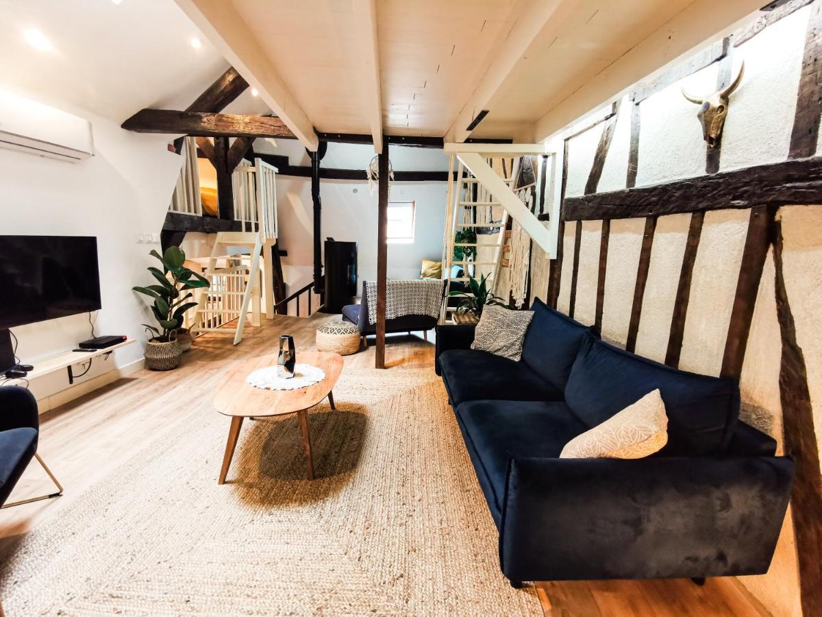 Loft Atypique Au Calme Avec Cour Privative Daire Bourges Dış mekan fotoğraf